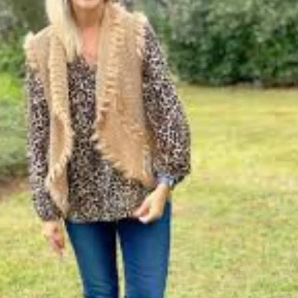 NWT Lilly Pulitzer Torini Sequin Sweater Vest in Heathered Latte Metallic - Picture 5 of 17